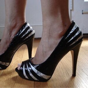 GNW Black and White Snake Heels size 6 M